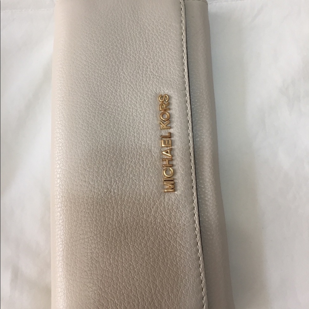 Ivory Michael Kors Wallet